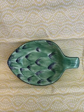 Hand-Painted Green Artichoke Serving Dish by Roma. 8”x6”